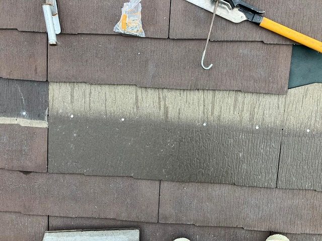 スレート板を釘で固定